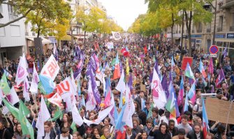 Veliki protesti u Francuskoj: Hiljade ljudi protiv visokih troškova života i slabe borbe protiv klimatskih promjena