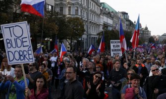 Veliki protest u Pragu: Desetine hiljada Čeha protestvovalo protiv Vlade, EU i pomoći Ukrajini