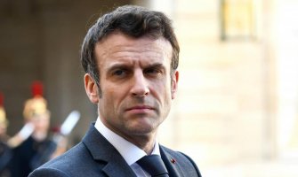 Kriza u Francuskoj: Makron prijeti raspuštanjem parlamenta