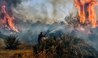 Požari došli do predgrađa Atine: Grčka nastavlja borbu sa vatrenim stihijama