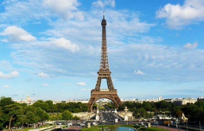 Opljačkana čuvena zlatara u centru Pariza: Odnijet plijen vrijedan između 10 i 15 miliona eura