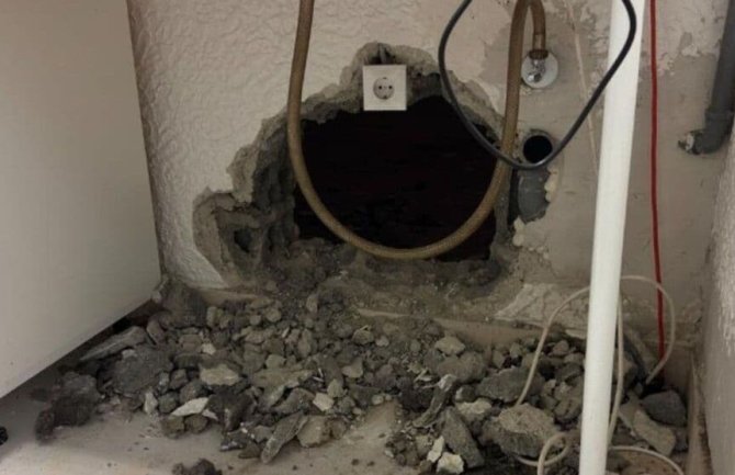 Opljačkana optika u Podgorici: Prokopali tunel pa ukrali 250 komada naočara