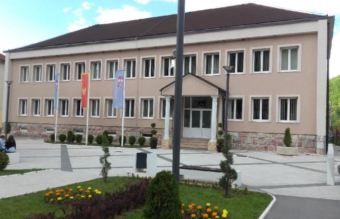 DPS Andrijevica: Zbog neažurnosti lokalne vlasti građani naše opštine usluge Vodovoda i kanalizacije će plaćati po značajno skupljim cijenama