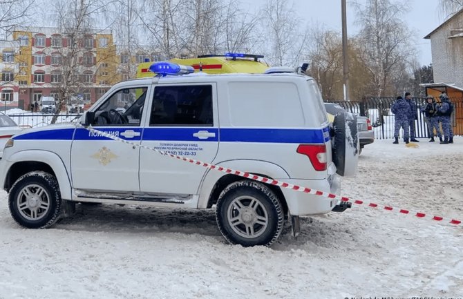 Tragedija u Rusiji: Djevojčica sa sačmaricom pucala po učenicima u razredu
