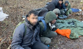 Na području Donjeg Svilaja uhapšena četiri migranta, pronađeno oružje i municija