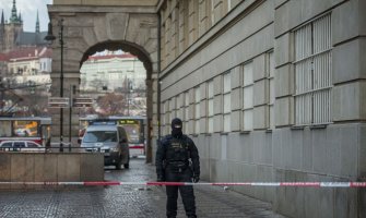 Slovačka: Stariji muškarac uhapšen posle prijetnji da će ponoviti masakr iz Praga