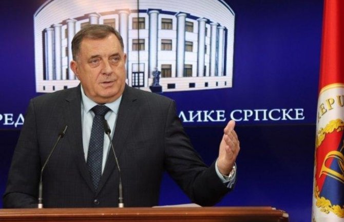 Dodik: Republika Srpska će proglasiti nezavisnost ako Šmit nametne zakon o imovini