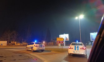 Saobraćajna nezgoda kod Petrovca: Vozilo se zakucalo u banderu