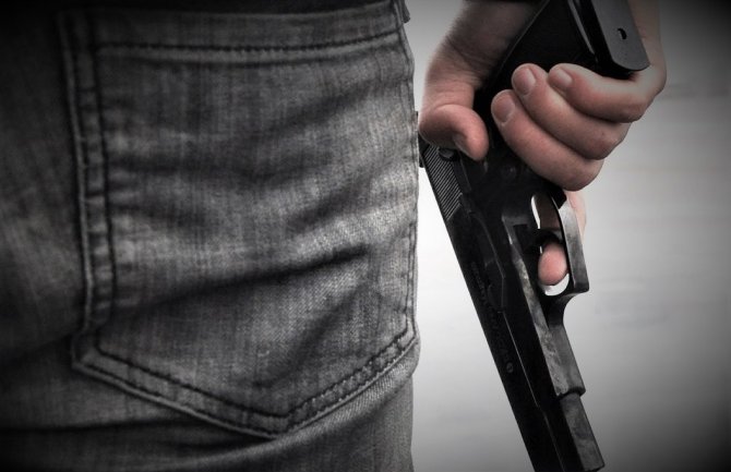 Ulcinj: Kod policajca sa Kosova pronađen službeni pištolj