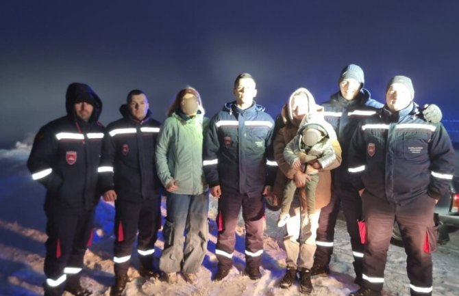 Vatrogasci iz Bijelog Polja spasili tročlanu porodicu