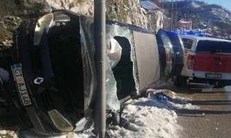 Cetinje: Udes u Mojkovačkoj ulici, povrijeđena osoba
