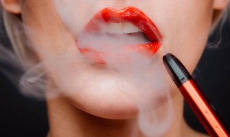 Studija: Vejp bez nikotina može da ošteti plućno tkivo