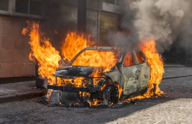 Budva: Budvanin poslat u Spuž zbog paljenja luksuznog džipa BMW