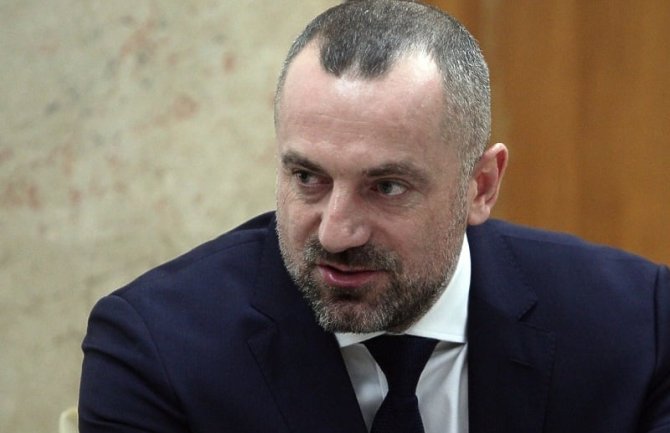 Interpol raspisao potjernicu za Milanom Radoičićem, ali nema ko da ga izruči
