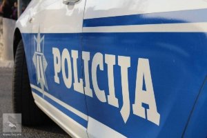 Podgorica: Maloljetnik otuđio novac uz prijetnju vatrenim oružjem, još nekoliko osoba osumnjičeno zbog imovinskih delikata