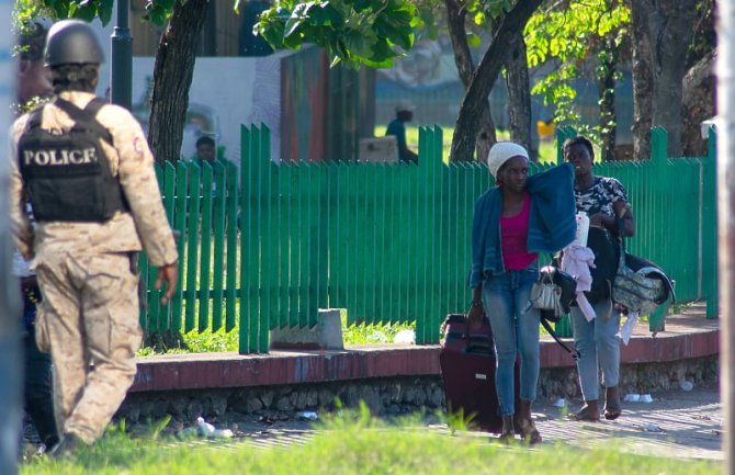 Nasilje je eskaliralo: Stotine zatvorenika pobjeglo iz zatvora u glavnom gradu Haitija