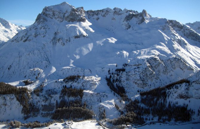 Šest skijaša nestalo u Švajcarskoj, potraga u toku