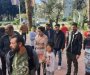 Romske porodice, čiji su članovi stradali u požaru, protestovale ispred Opštine: Traže krov nad glavom, prijete nastavkom protesta