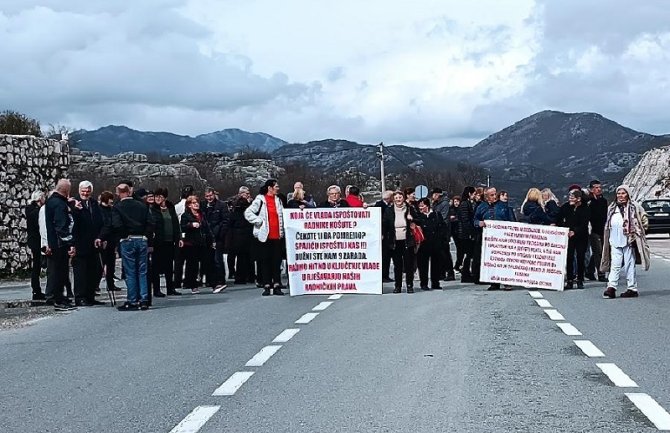Bivši radnici Košute i danas blokiraju put Cetinje-Podgorica