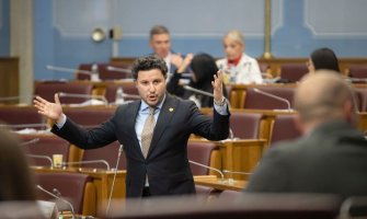 Abazović: Čovjek iz ovog parlamenta uplatio je 800.000 eura za Do Kvona; Mandić na dobrom putu da postane novi Pajović