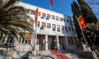 Parlamentarne partije u Crnoj Gori za godinu “zaradile” oko 14 miliona eura