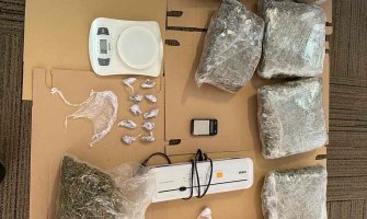 Spriječena dalja distribucija narkotika: U Podgorici uhapšena osoba zbog kokaina i marihuane