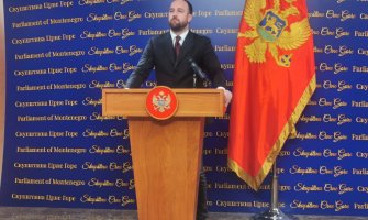 Nikolić: Parlamentarna većina pokrenula političku bitku za Milorada Gogića