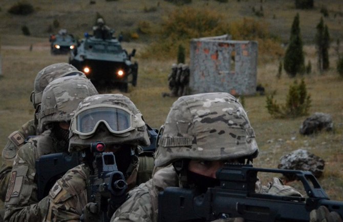 Crnogorski vojnici će obučavati pripadnike ukrajinskih oružanih snaga