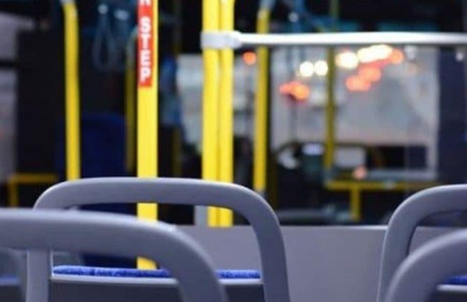 Na auto-putu u Njemačkoj prevrnuo se autobus, povrijeđeno 27 učenika