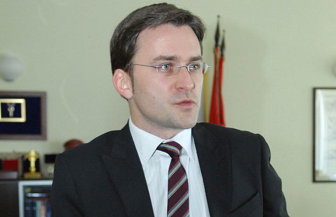Selaković: Zabrinjava situacija u Crnoj Gori, nadamo se da neće doći do nemira