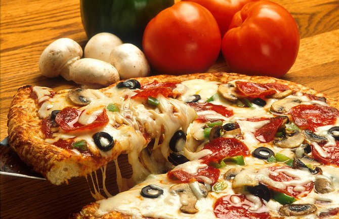 Da li ste i vi čitavog života pogrešno jeli picu? (FOTO)