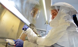 Vakcina za ebolu čeka u kanadskoj laboratoriji