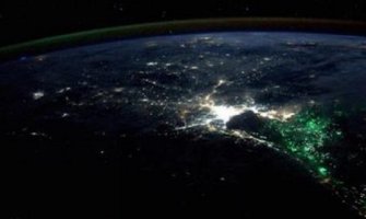 Zašto je Bangkok noću okružen smaragdnim svjetlom