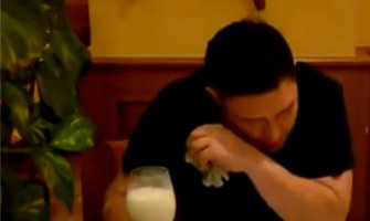 Kad Bosanac pojede najljuću papričicu na svijetu (VIDEO)