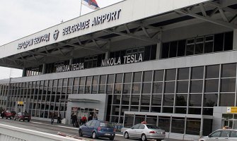  Drama na beogradskom aerodromu: Crnogorac pokušao sebi da prereže vrat!