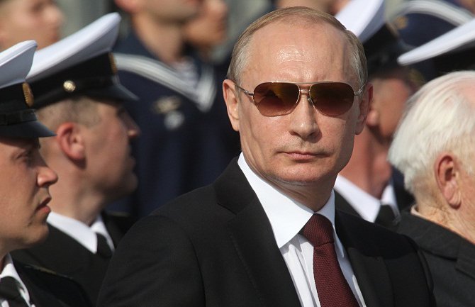Putina prati milion ljudi na Tviteru, a on samo jednu!