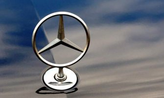 Mercedes časti zaposlene sa po 5 700 eura