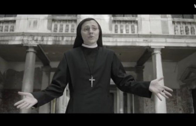 Ovako časna sestra pjeva ''Like a Virgin''?  (VIDEO)