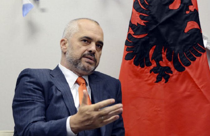 Albanska skupština izglasala je danas vladu u kojoj dominiraju žene
