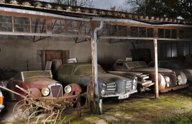 U Francuskoj otkriveno oko stotinu starih i rijetkih automobila