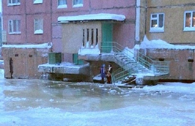 Grad u Sibiru se zaledio! (VIDEO)