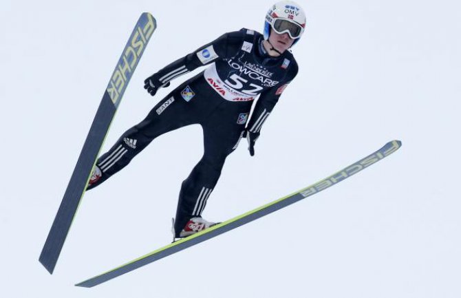 Frojnd pobjednik skijaških skokova u Vilingenu