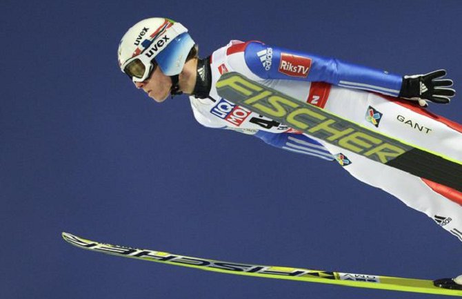 Rune Velta novi svjetski šampion na maloj skakaonici