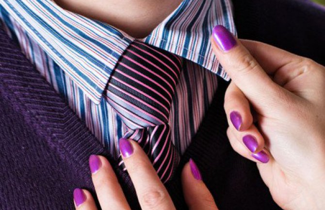 Danas je Svjetski dan kravate: Kako je pravilno zavezati? (VIDEO)