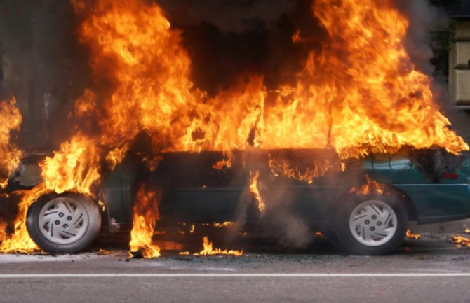 Rasvijetljeno podmetanje požara na vozilu, krivična za Cetinjanina koji je već u ZIKS-u
