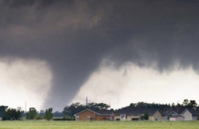 Tornado u Americi: Poginule dvije osobe, povrijeđeno skoro 40
