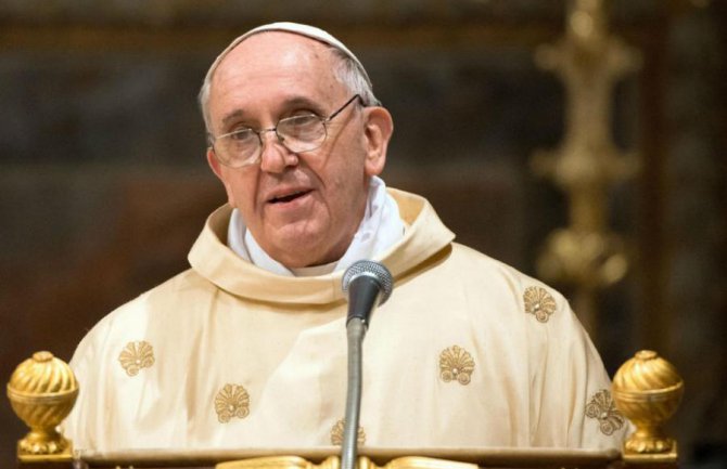 Papa Franjo osudio sve koji su otišli na odmor u vrijeme mjera