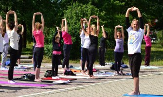 Međunarodni dan joge se prvi put obilježava u Crnoj Gori (FOTO)