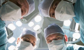 Anesteziolog ismijevao pacijenta ne sluteći da se sve snima