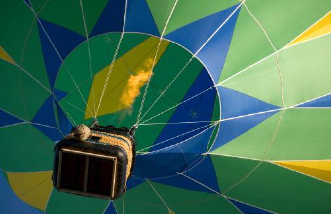 Google lansirao web preko balona na Šri Lanci
